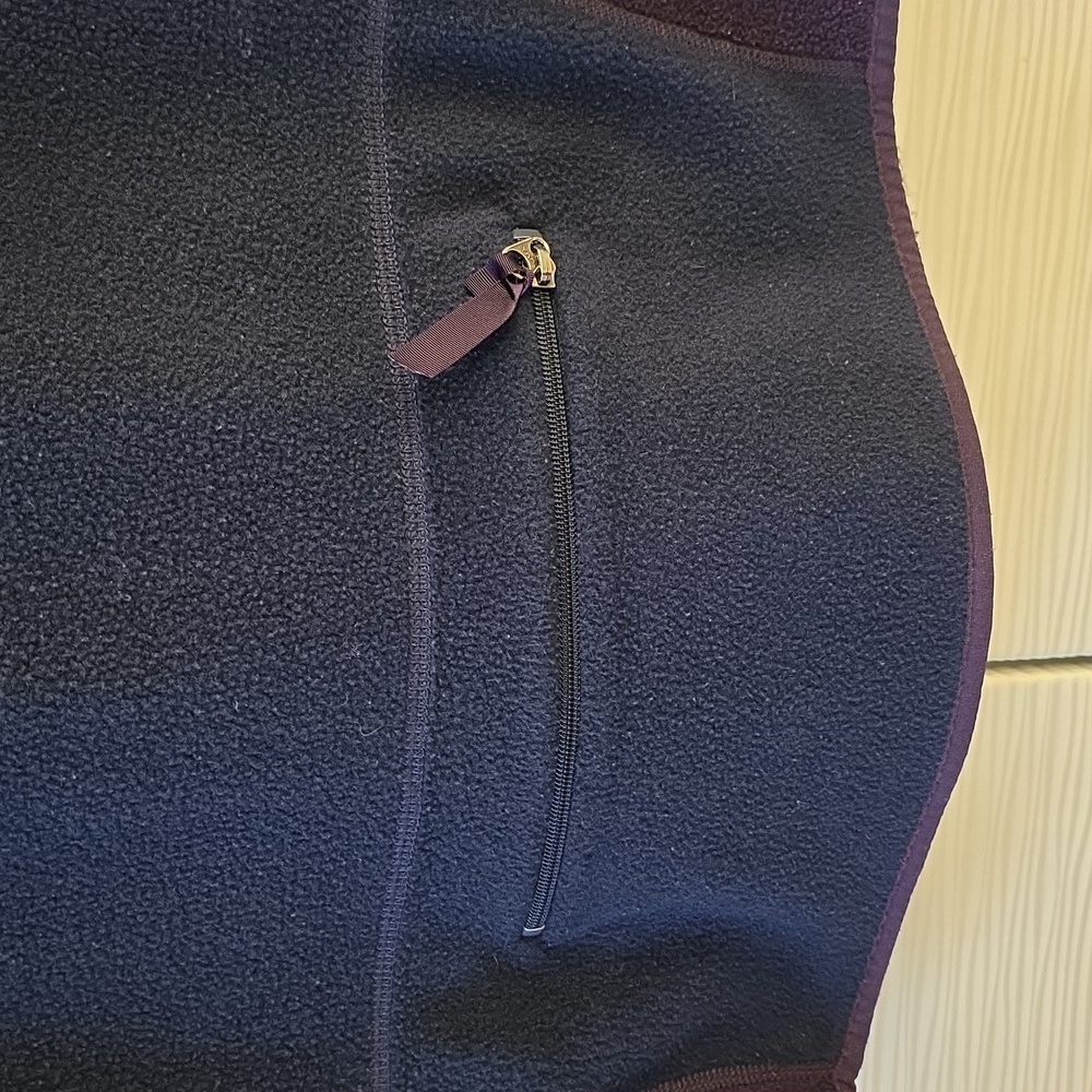 Patagonia Vintage Men's Purple Fleece Vest - Picture 5 of 13